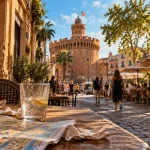 Activités Perpignan : ruelles et Castillet au soleil